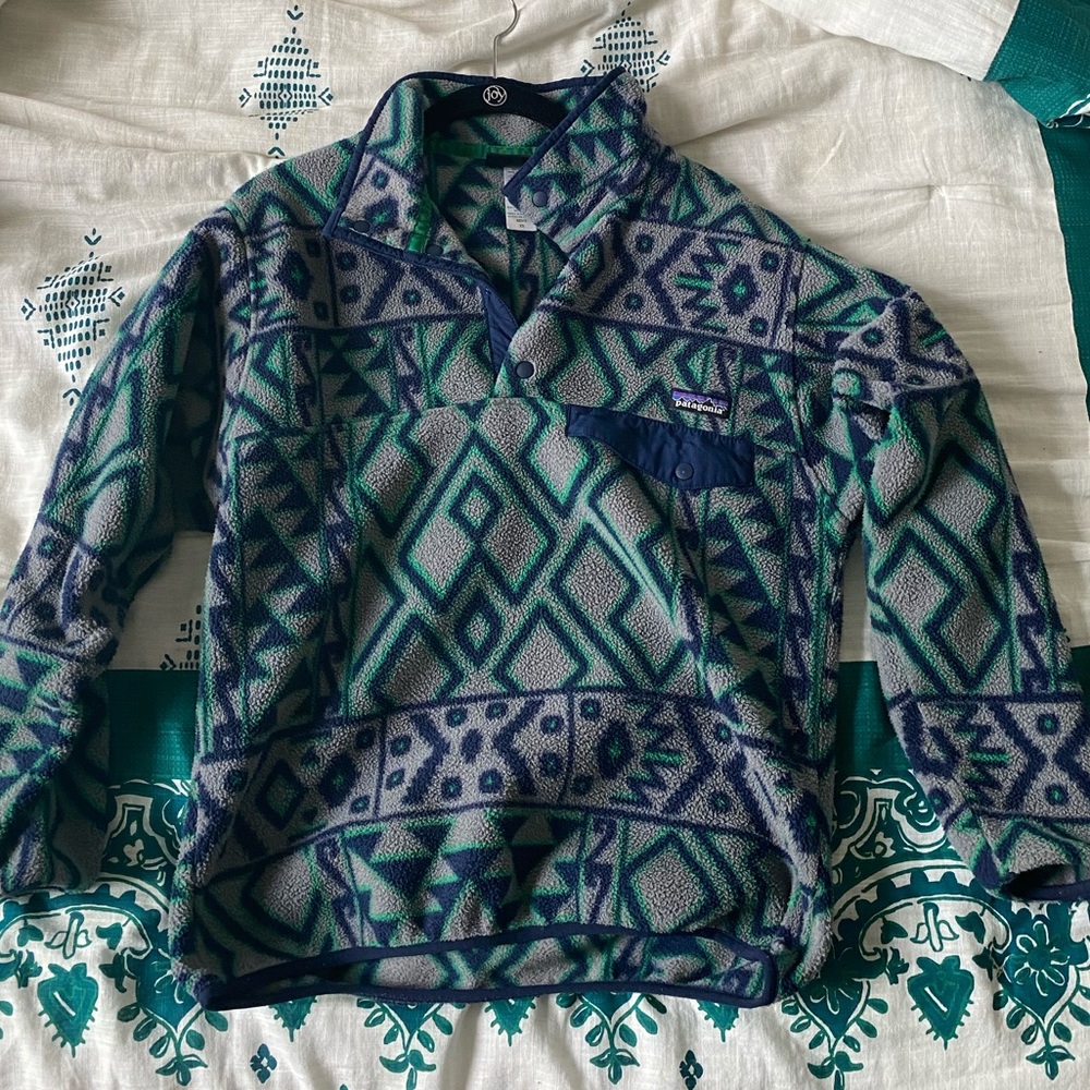 Classic Patagonia fleece with unique print